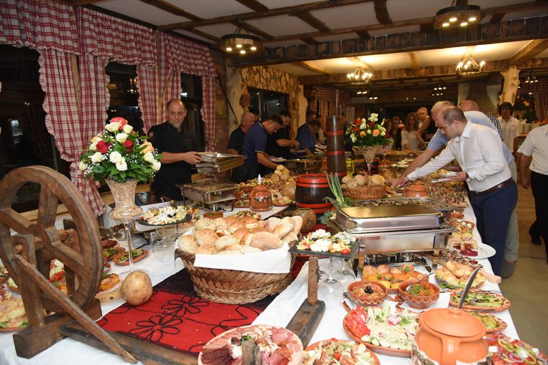 Restoran Kompleks Apostolovic